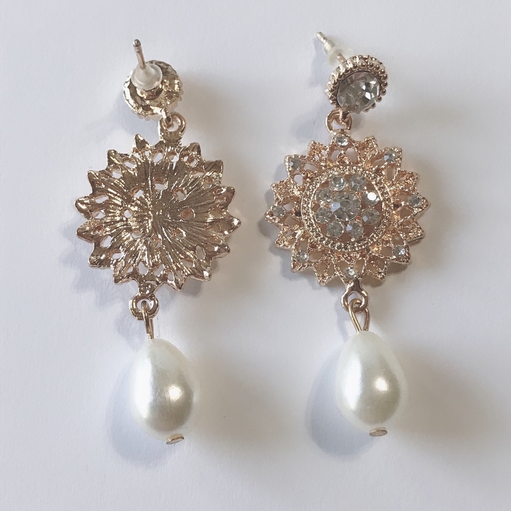 Pearl earrings, NWOT - Picture 3 of 4